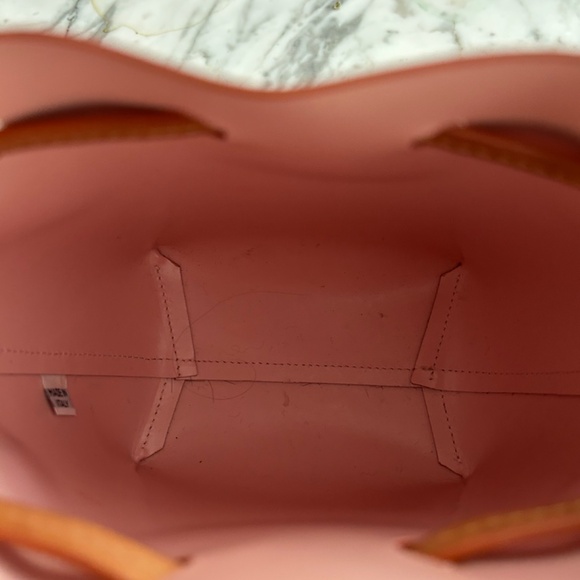 Mansur Gavriel Mini mini Leather bucket bag in Camello (rosa interior) - Picture 2 of 5